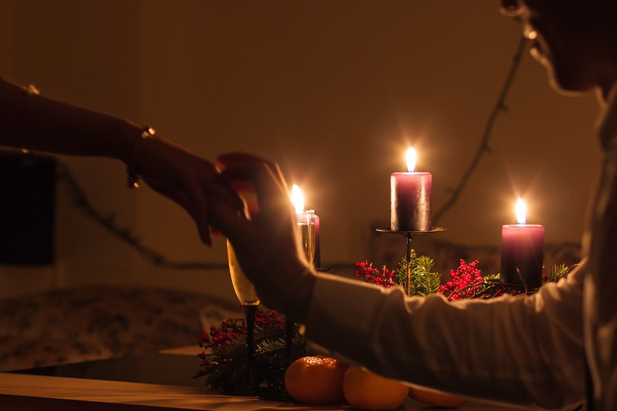 A Perfect Christmas Proposal: Bespoke Engagement Rings by Hatton Jewels