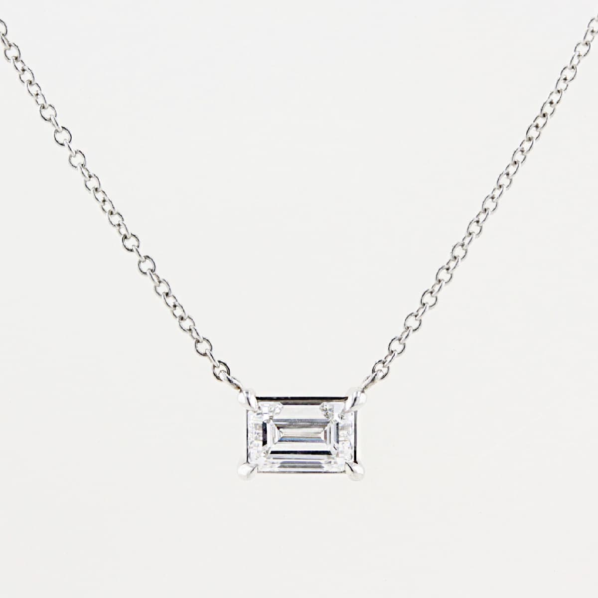18ct White Gold Emerald Cut Diamond Necklace