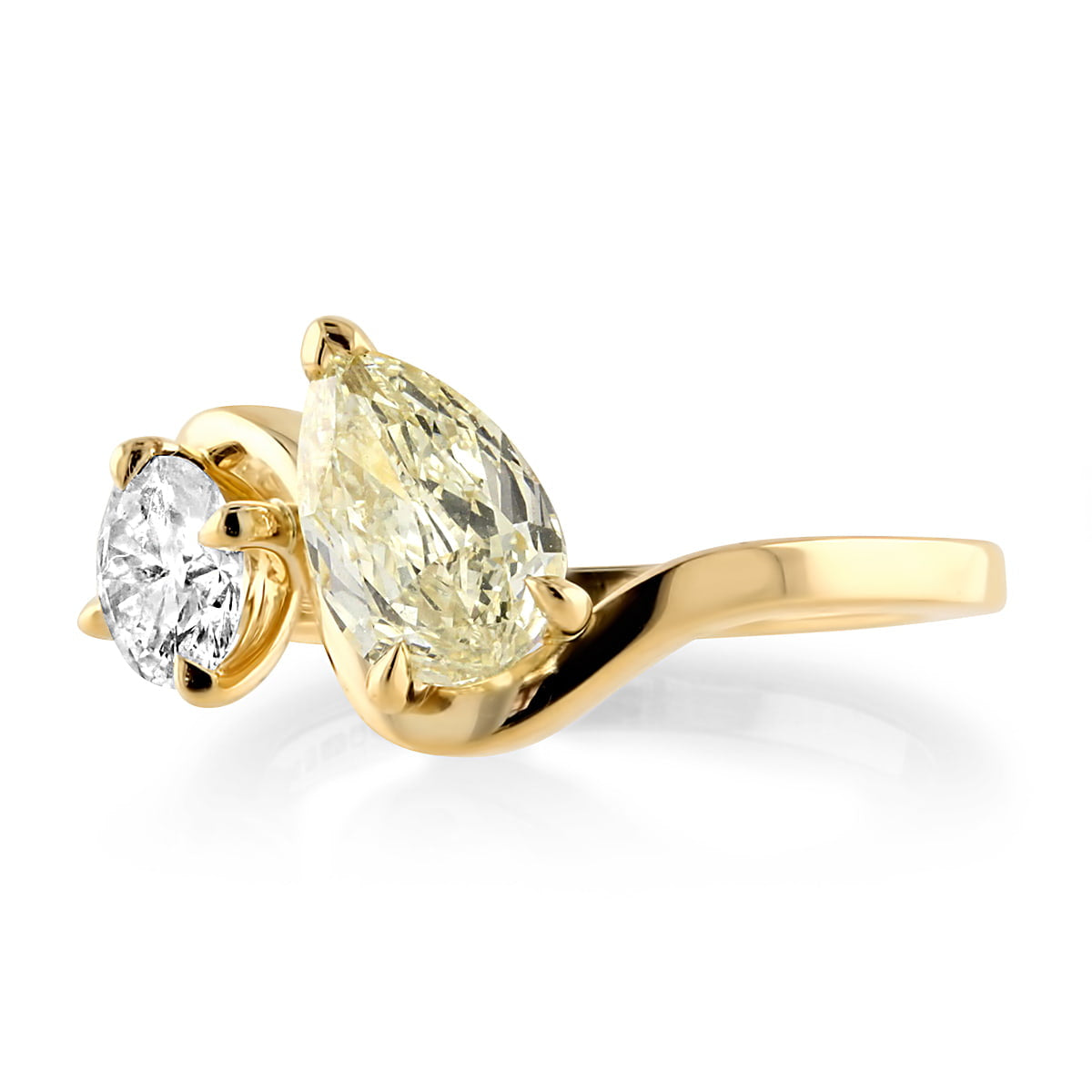 Amore Asymmetric Toi et Moi Engagement Ring