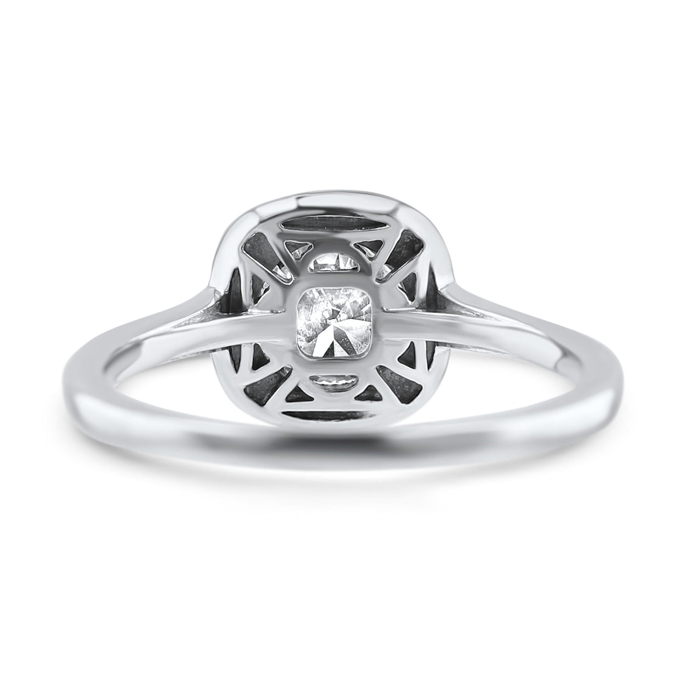 Eternelle Diamond Halo Engagement Ring