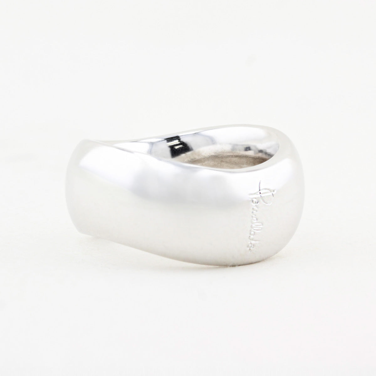 Pomellato Chunky Wave Band Ring