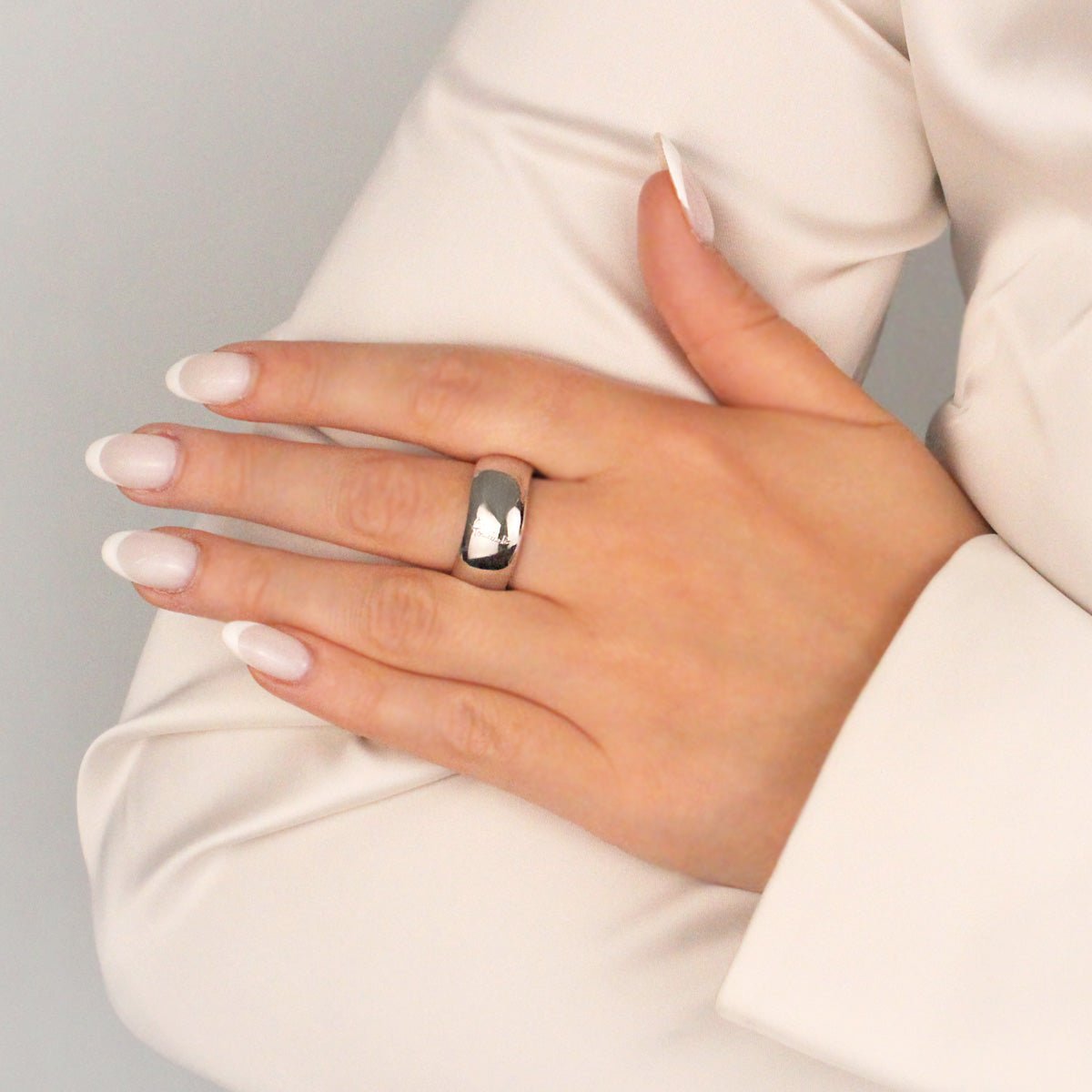 Pomellato Chunky White Gold Wave Band Ring