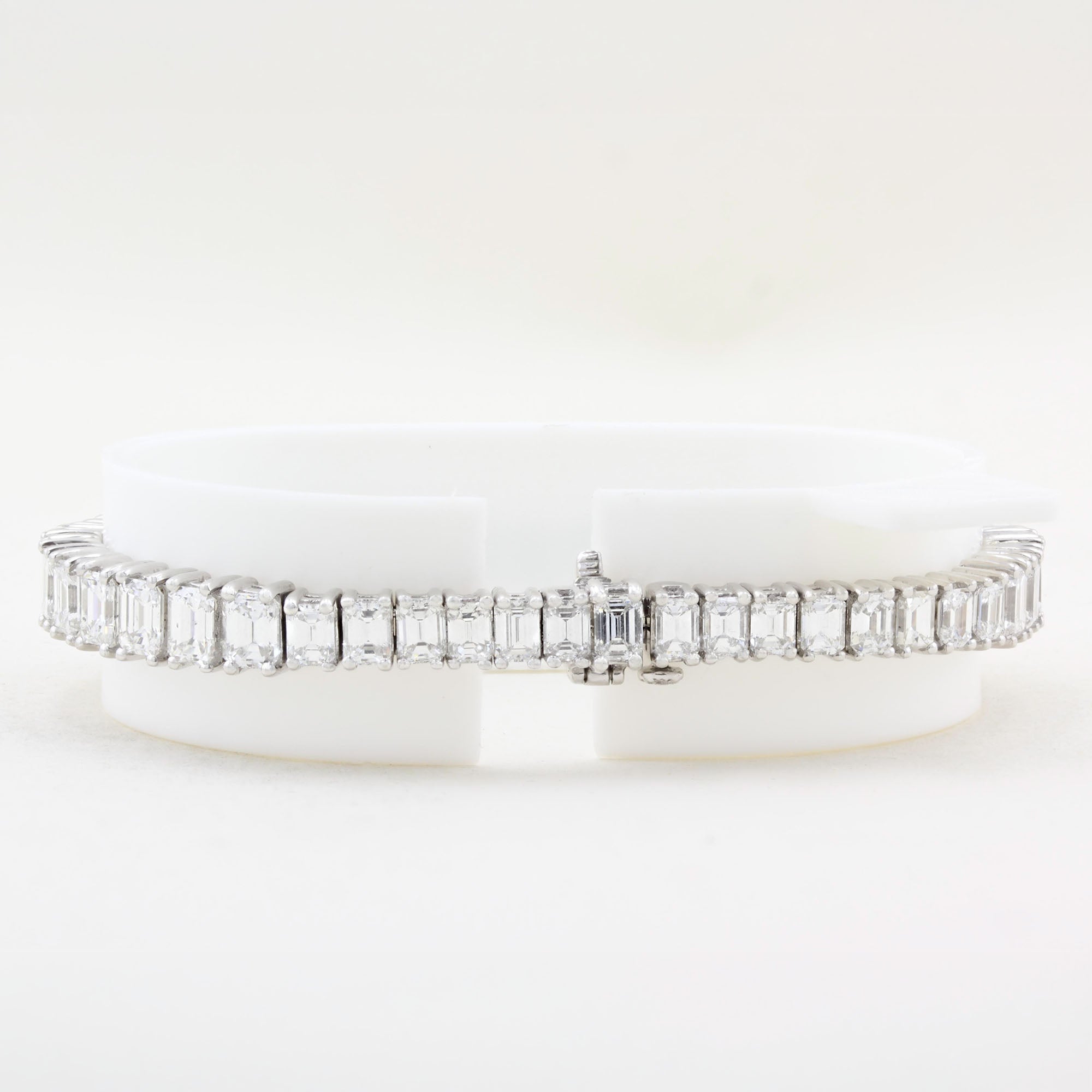 18.05ct Emerald Cut Diamond Tennis Bracelet