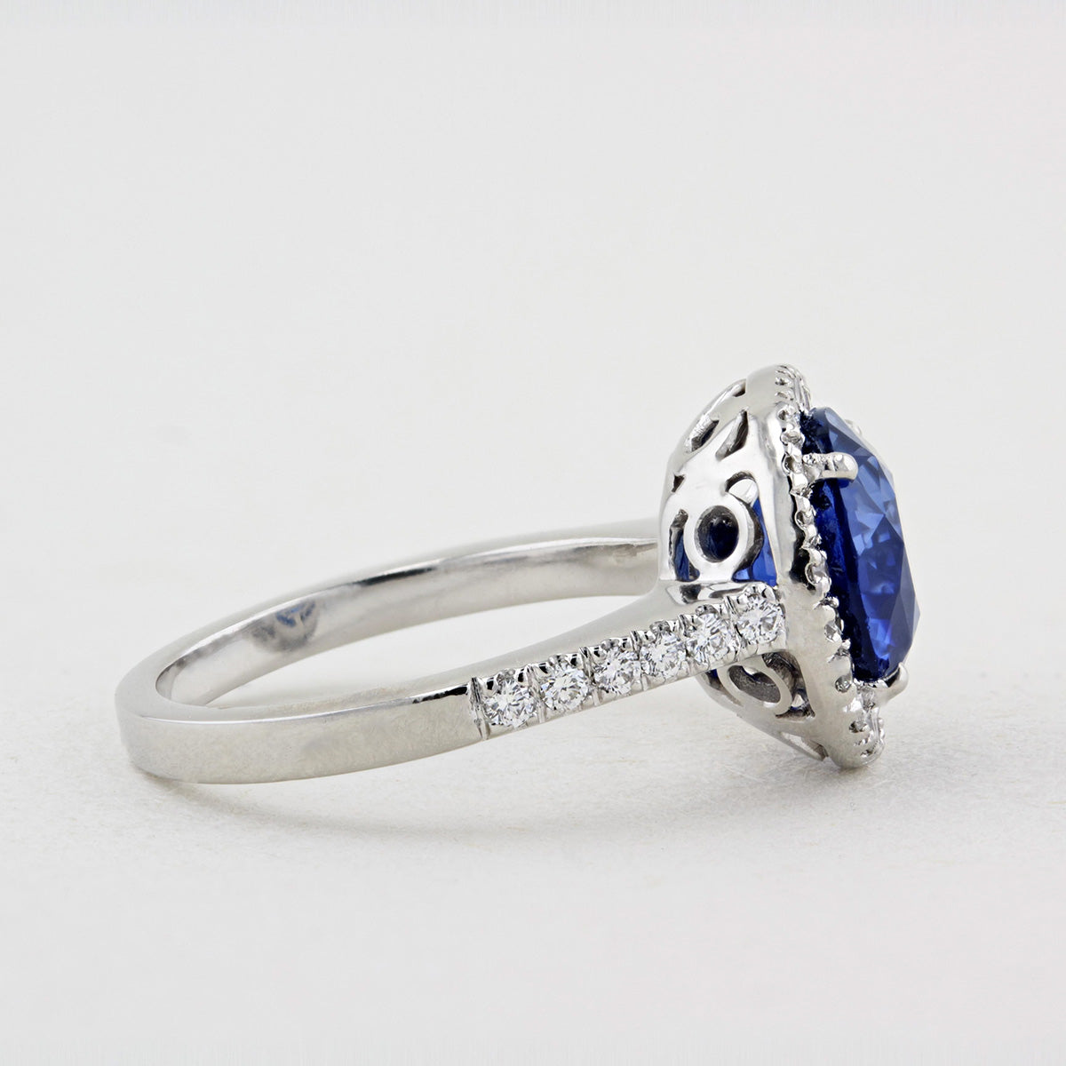 4.08ct Sapphire & Diamond Cluster Ring