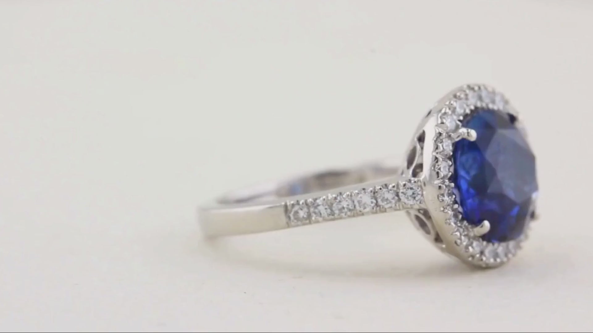 4.08ct Sapphire & Diamond Cluster Ring