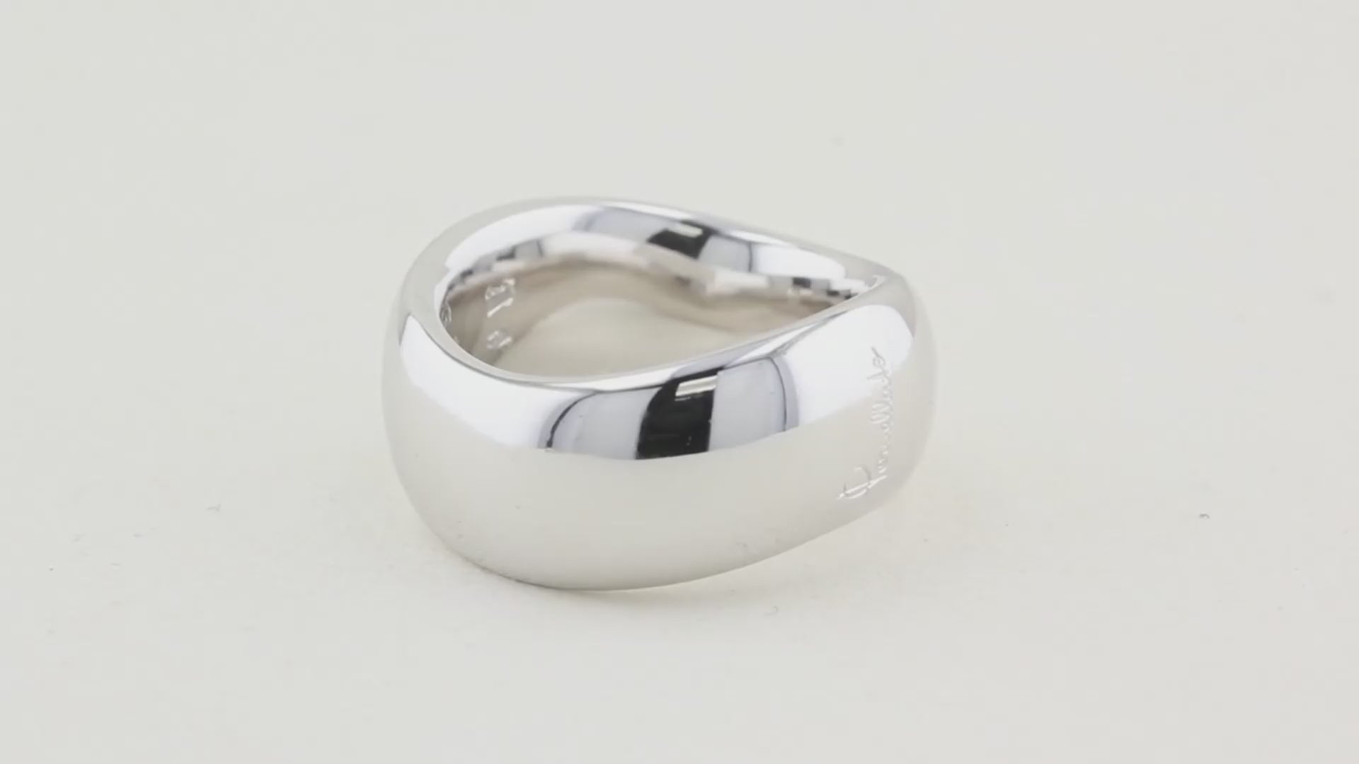 Pomellato Chunky Wave Band Ring