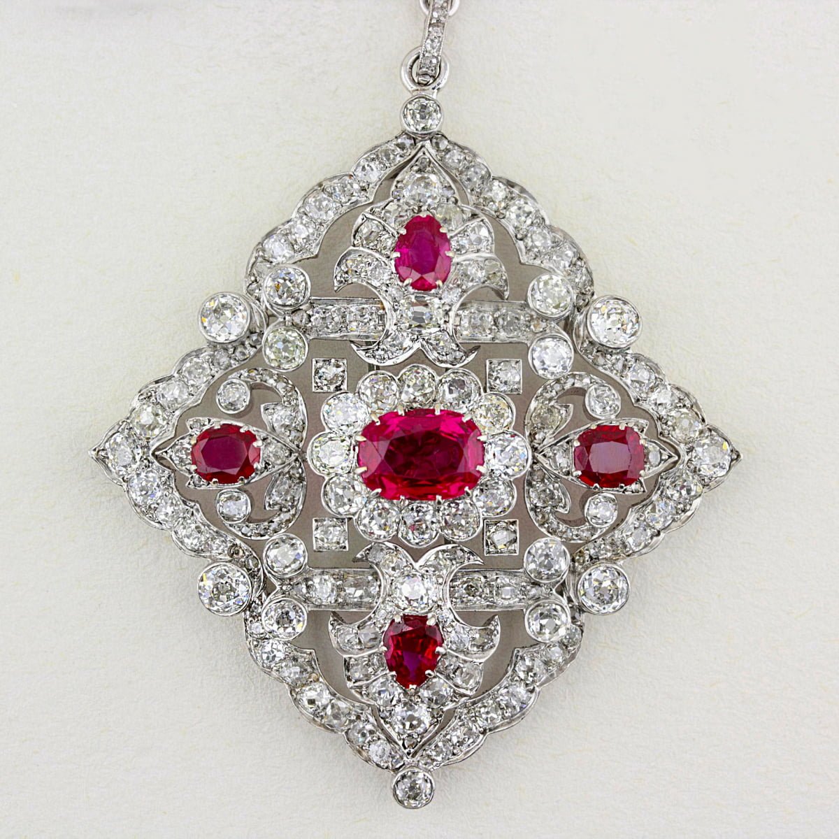Expert Edition: How to Sell Your Fine Jewellery