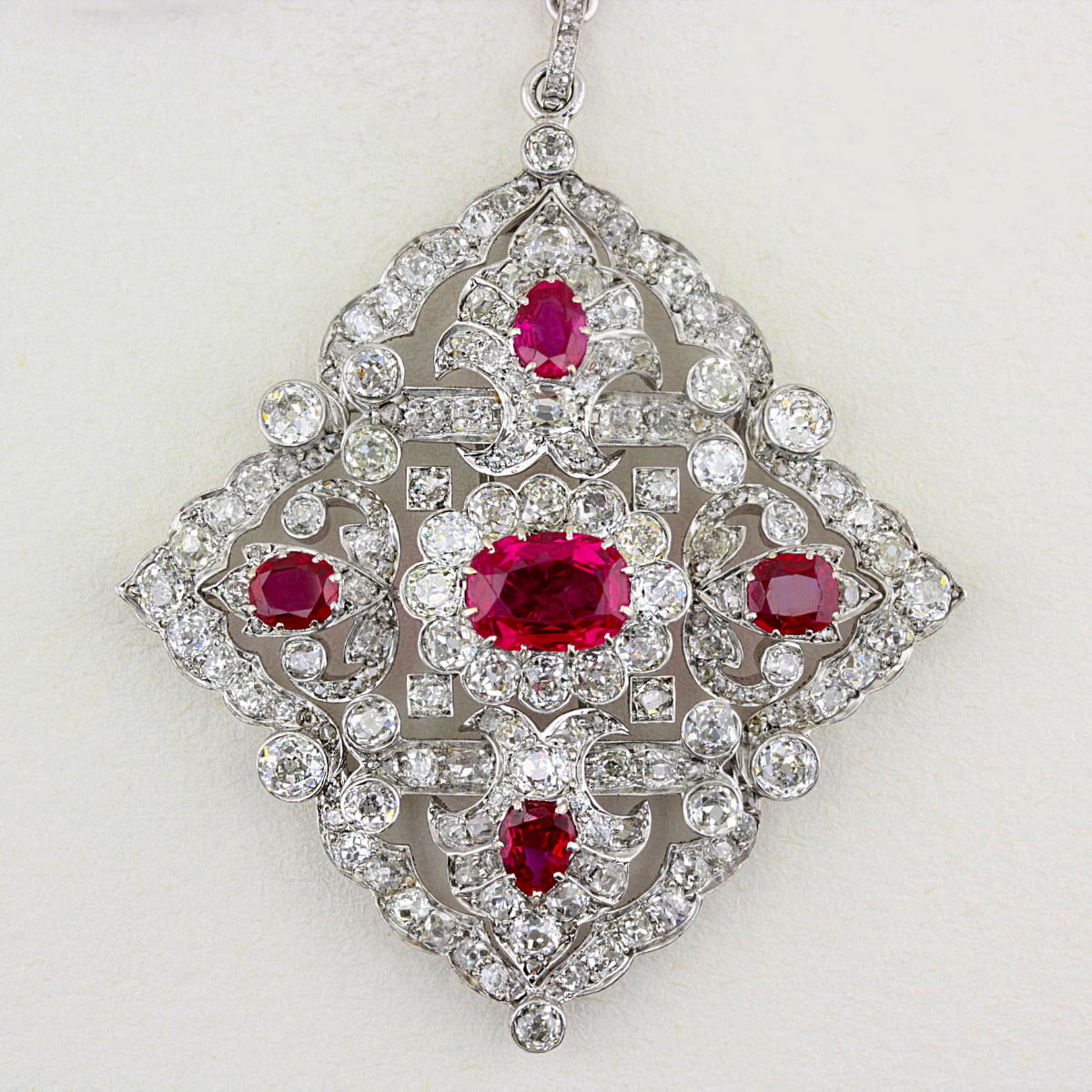 Expert Edition: How to Sell Your Fine Jewellery
