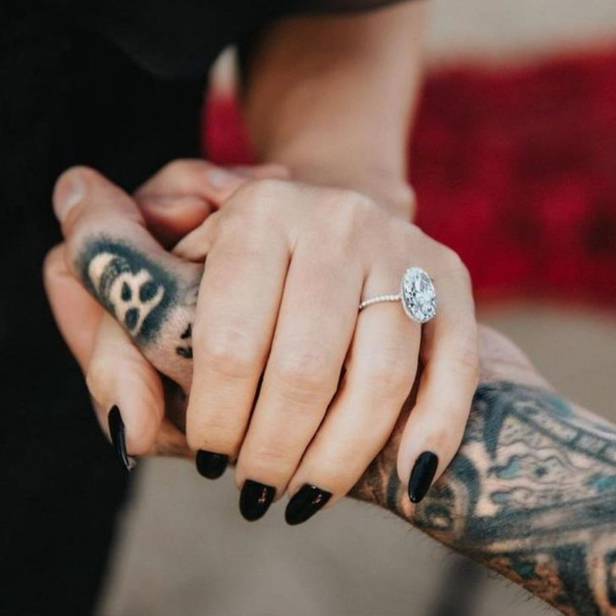 The Oval engagement rings of Kourtney Kardashian, Hailey Bieber, Blake Lively and more!