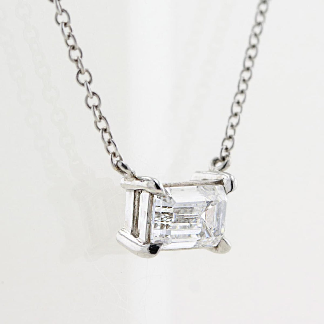 18ct White Gold Emerald Cut Diamond Necklace