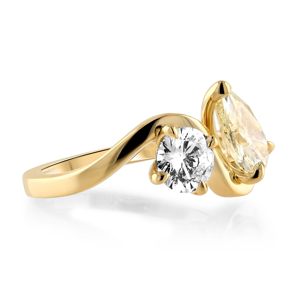 Amore Asymmetric Toi et Moi Engagement Ring