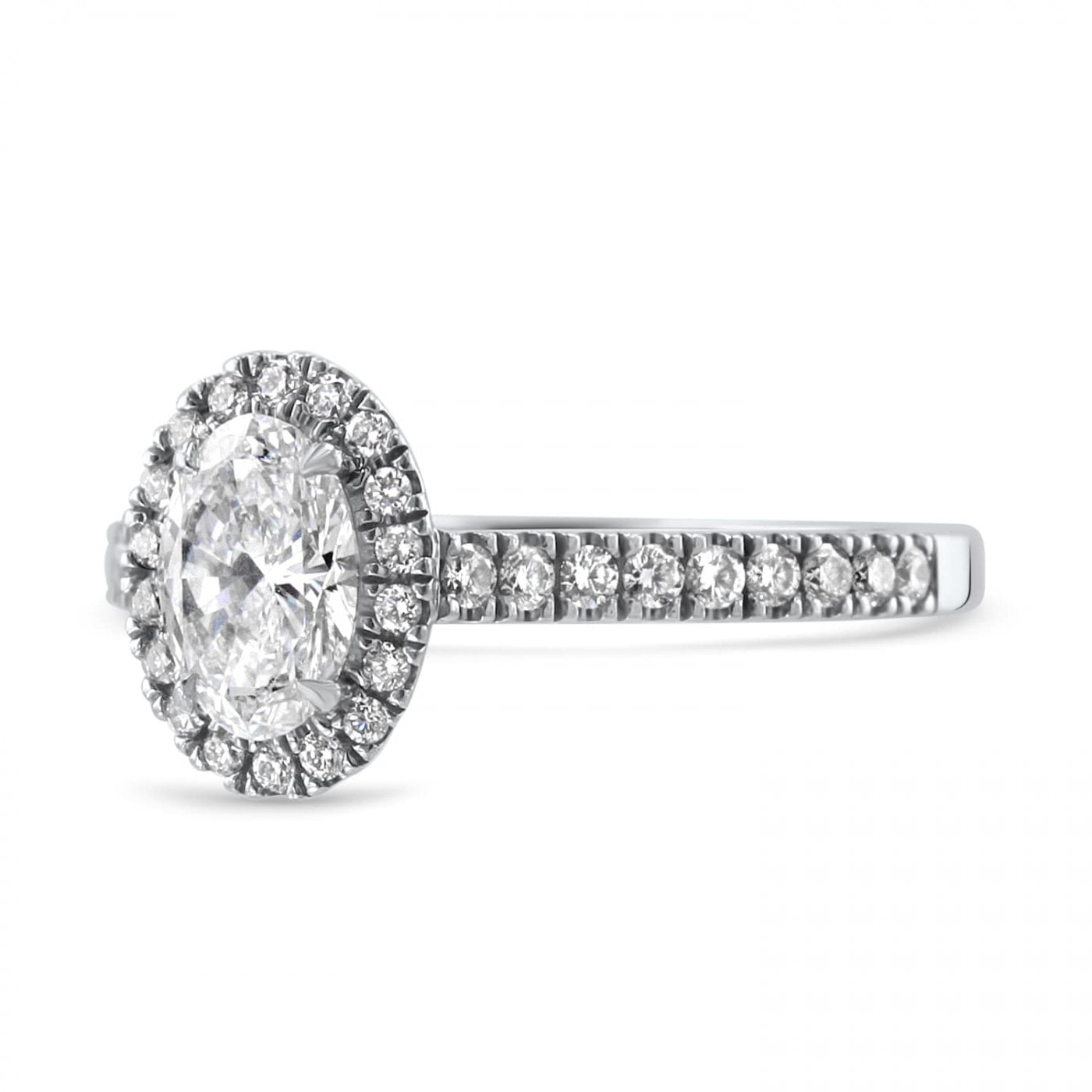 Eternelle Oval Diamond Halo Engagement Ring