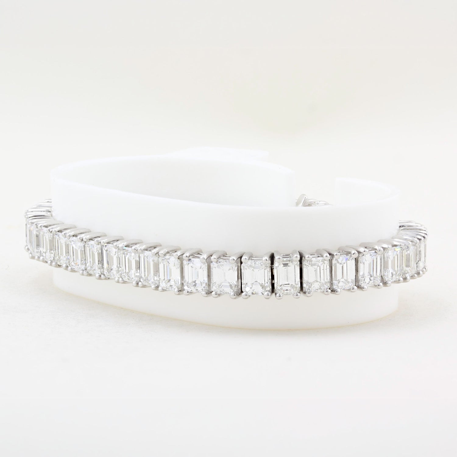 18.05ct Emerald Cut Diamond Tennis Bracelet