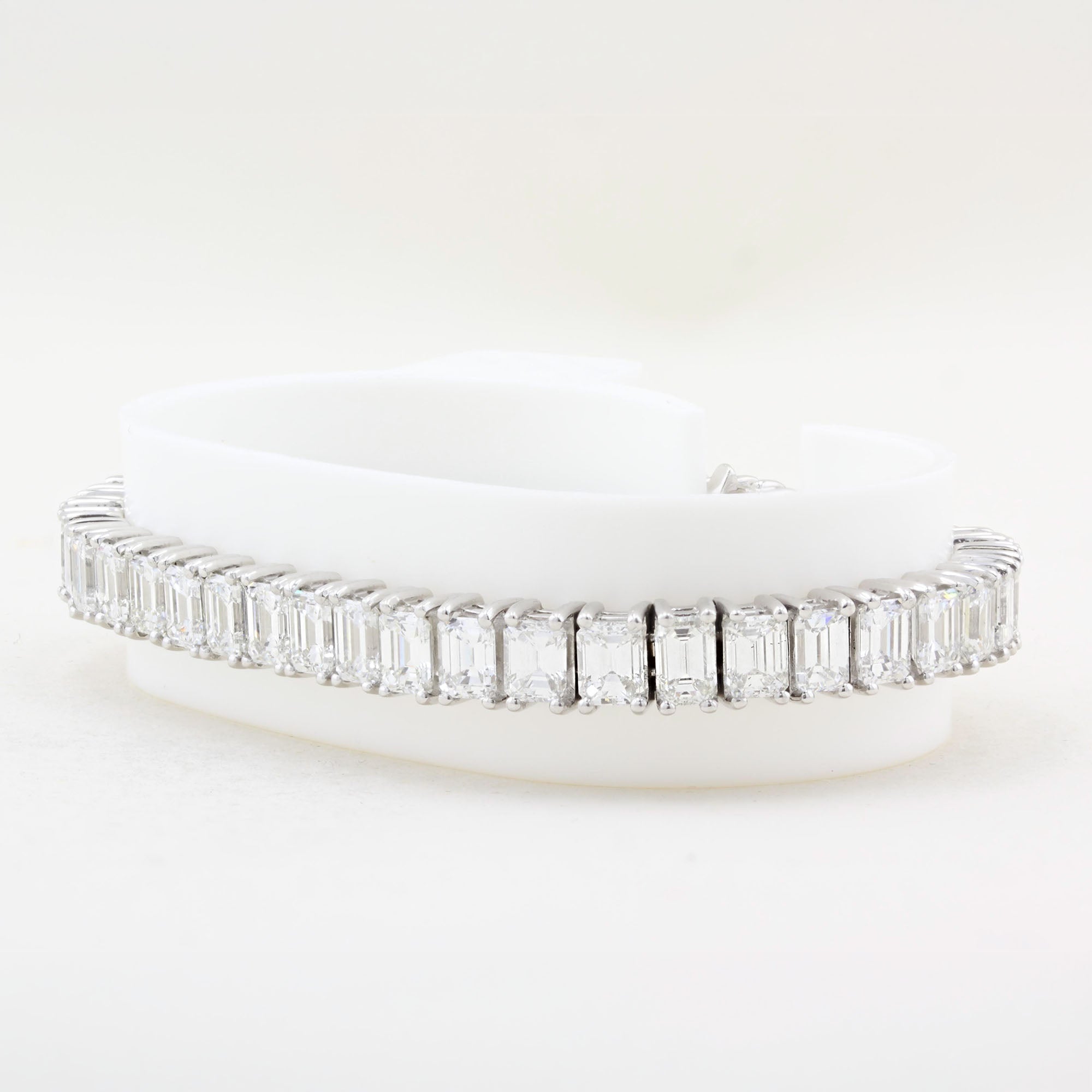 18.05ct Emerald Cut Diamond Tennis Bracelet