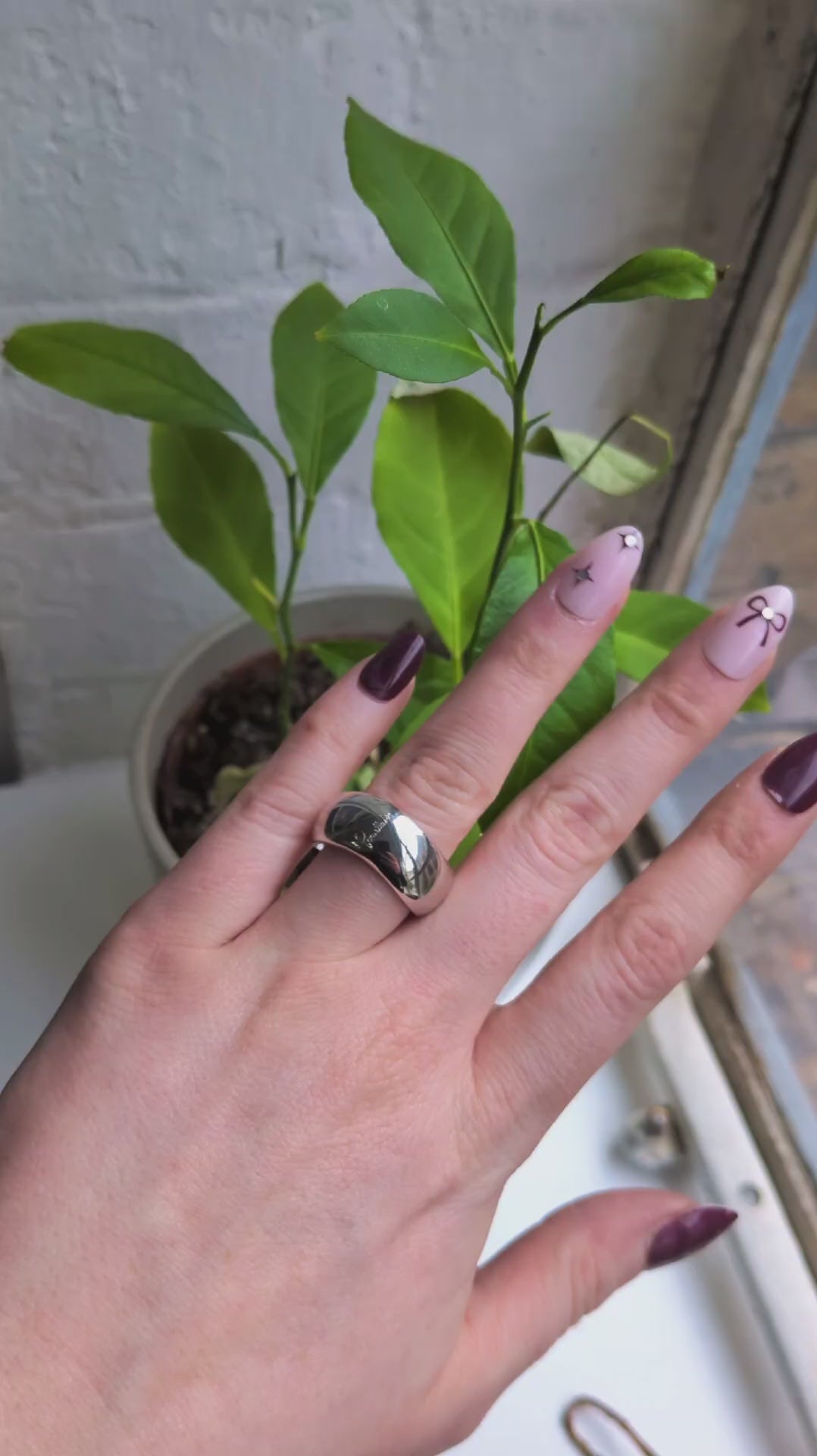 Pomellato Chunky Wave Band Ring