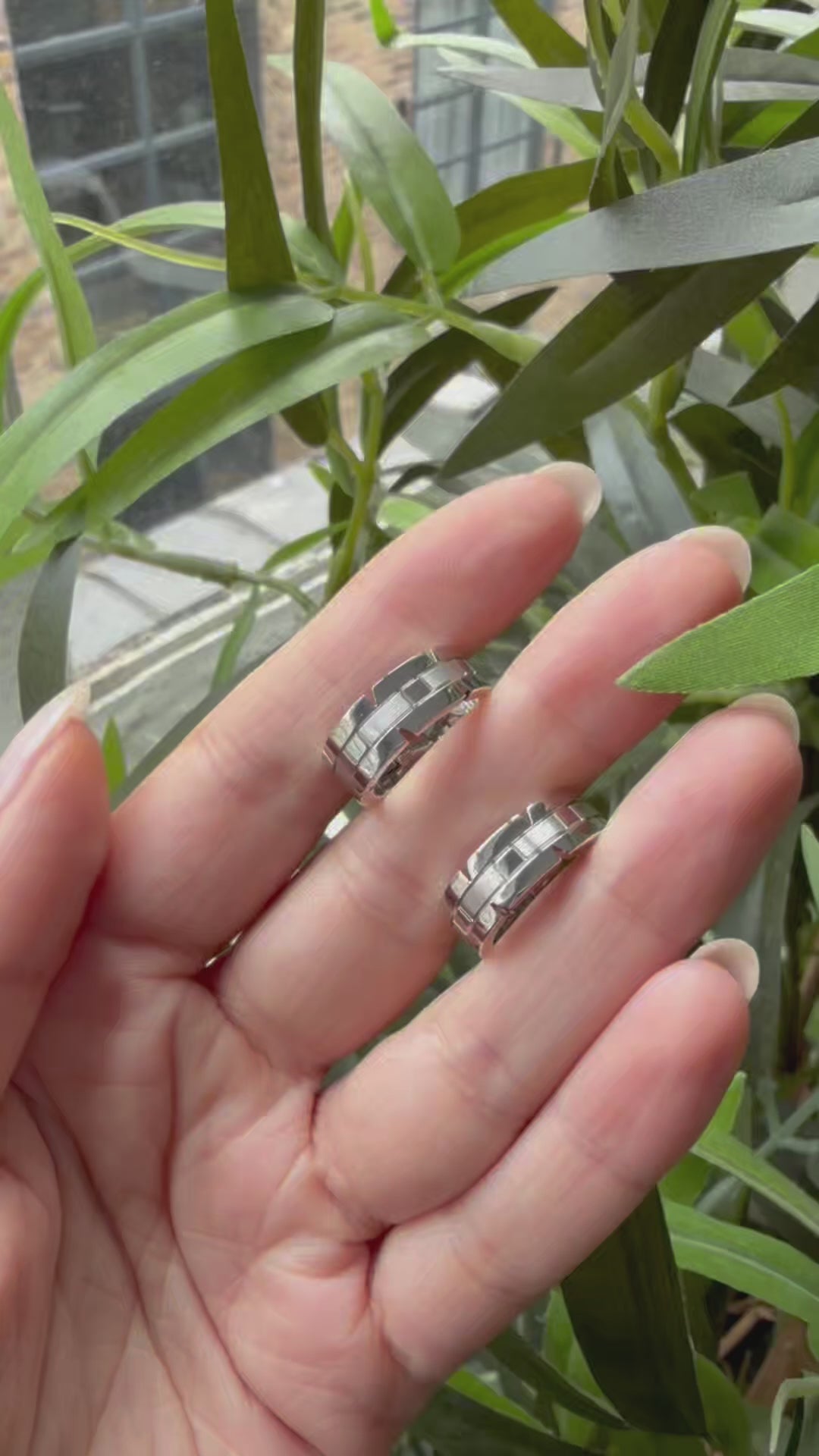 Cartier Maillon Panthère Earrings